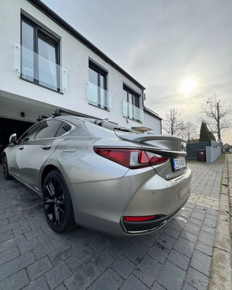 Lexus ES cena 212000 przebieg: 33000, rok produkcji 2021 z Szczecin małe 121